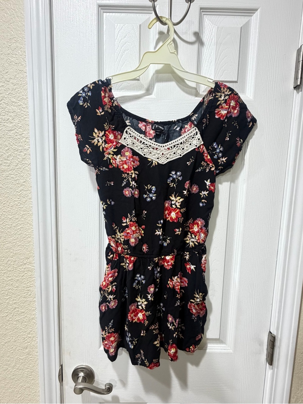 Art Class Girls' Floral Romper Size 10/12